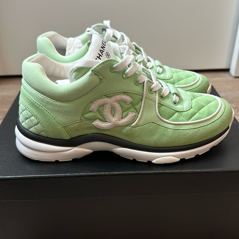 ❌SOLD❌ Chanel Sneakers Green 38.5 *RARE* - Picture 1 of 9